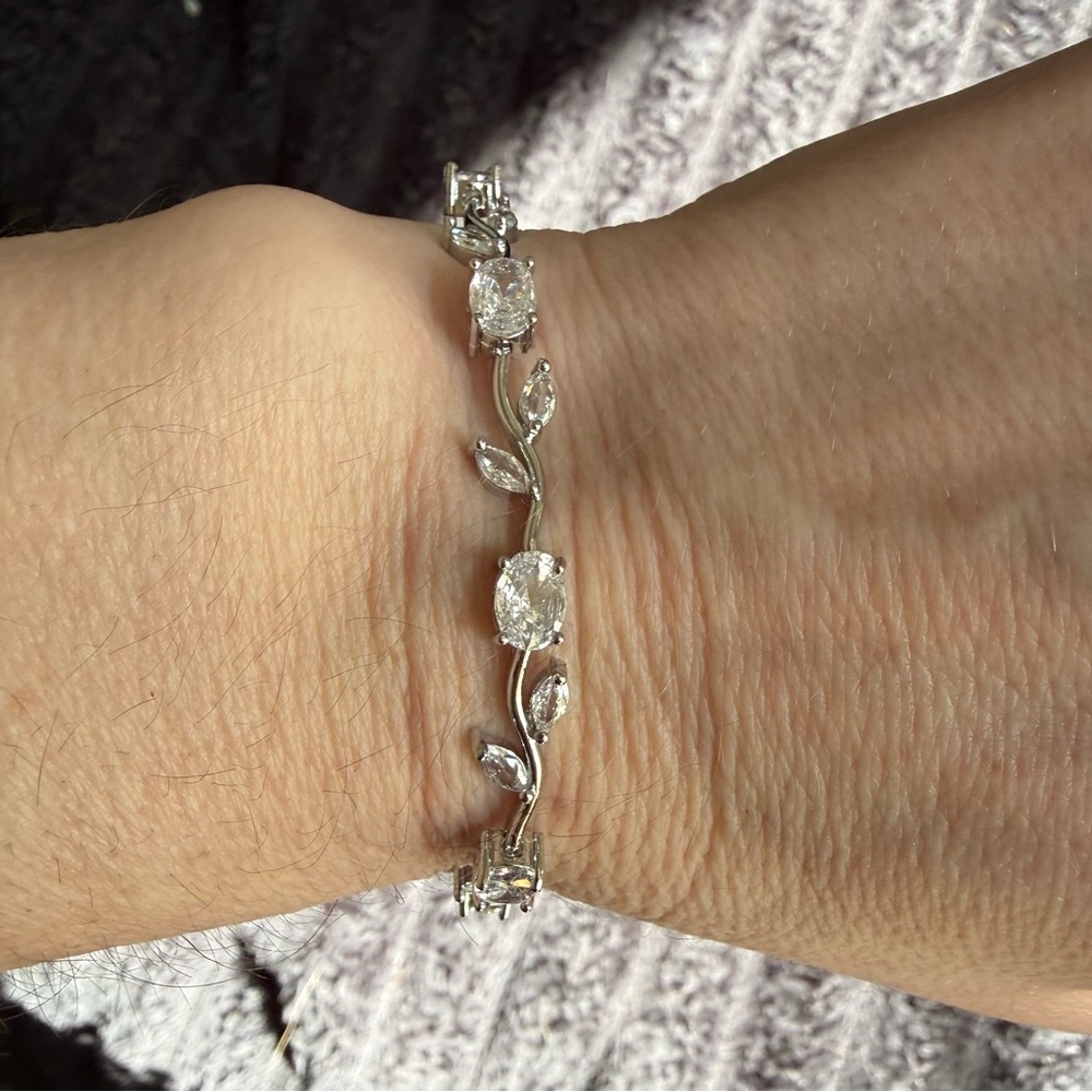 Swarovski Crystal and 18K White Gold Filled Floral Vine Bracelet - *NEW